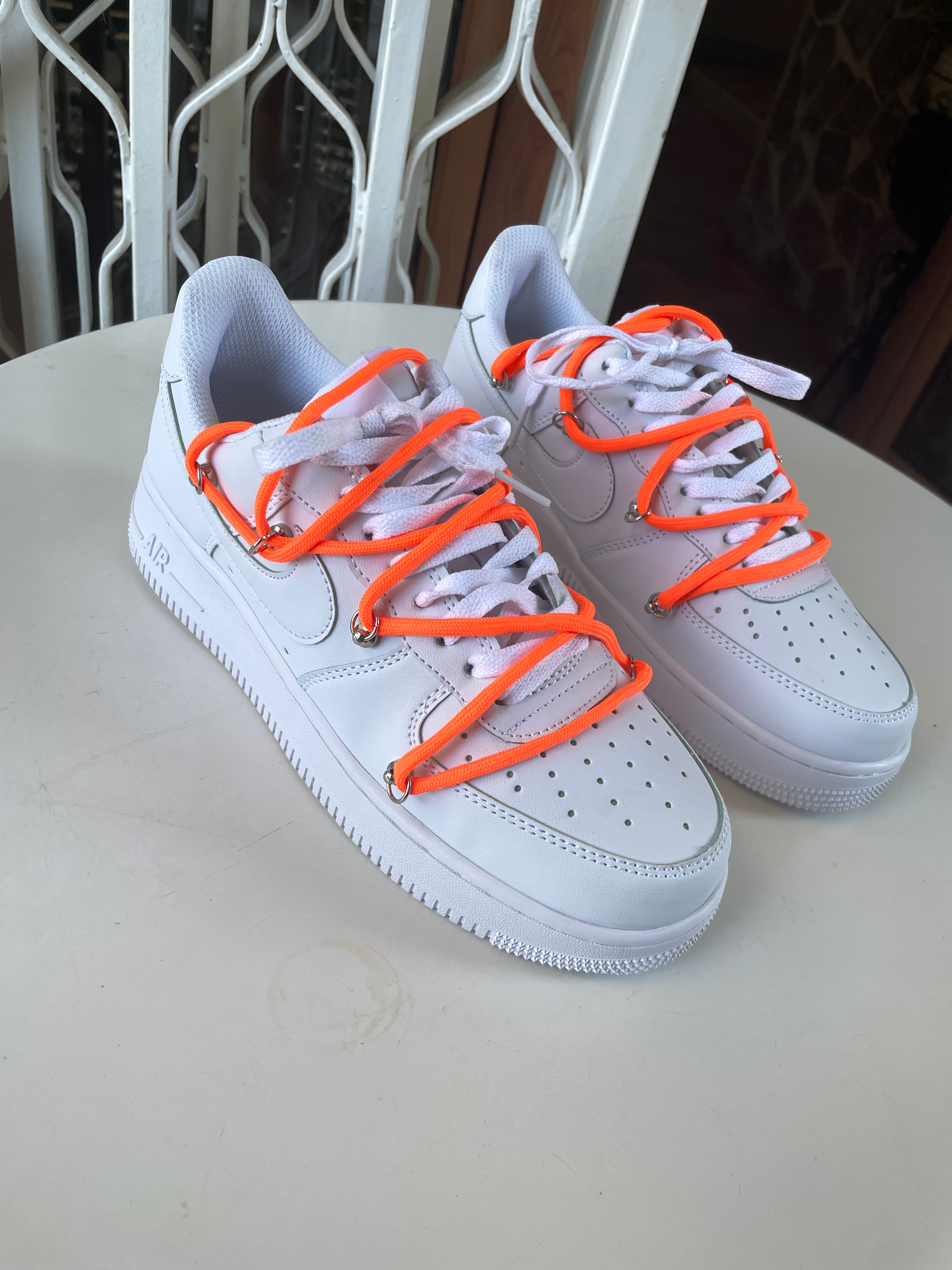 NIKE Air Force 1 white: OVERLACE Custom (laces in more than 9 colors)